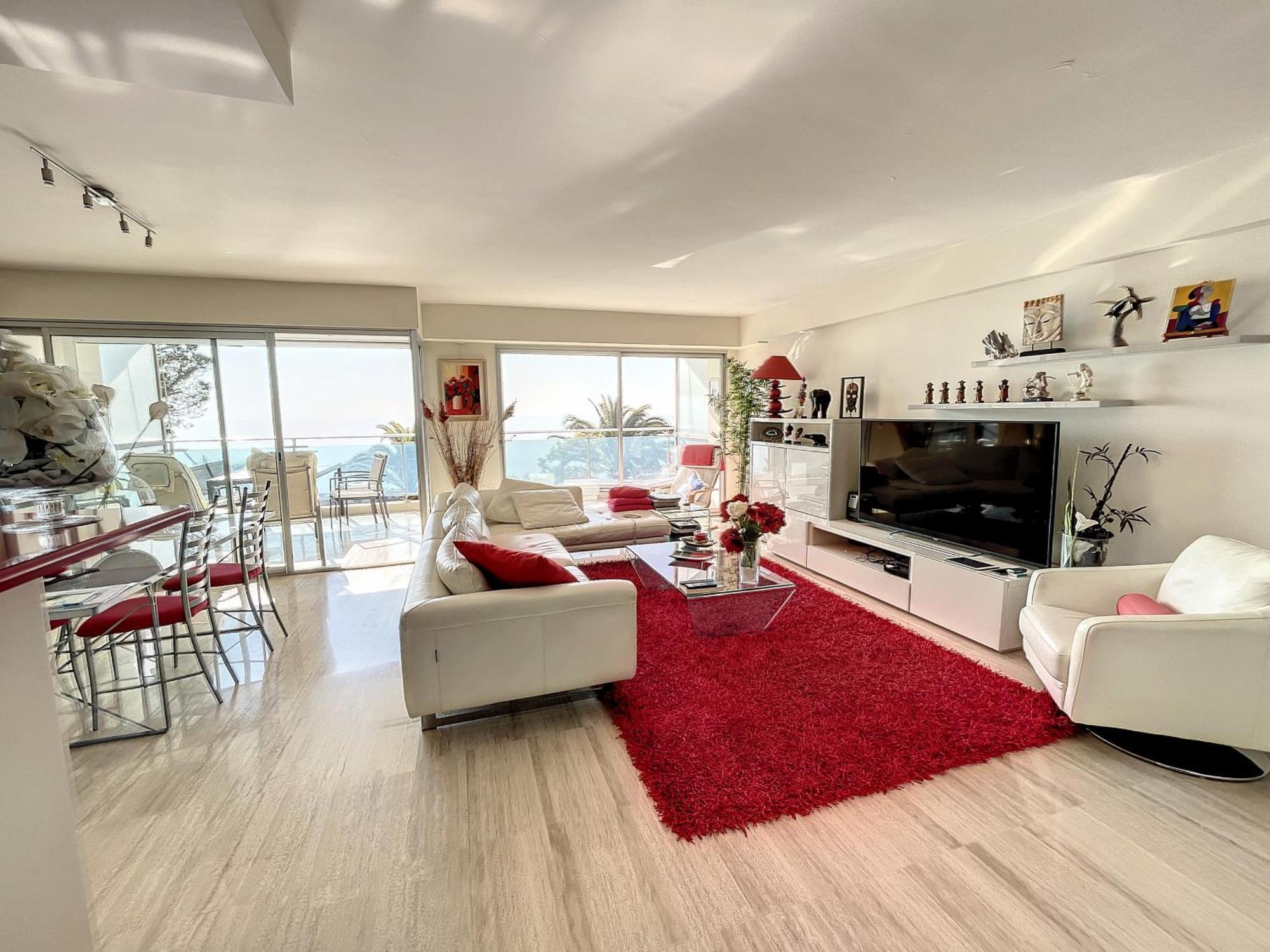 Superbe 3 Pieces Vue 323l Munar Cannes