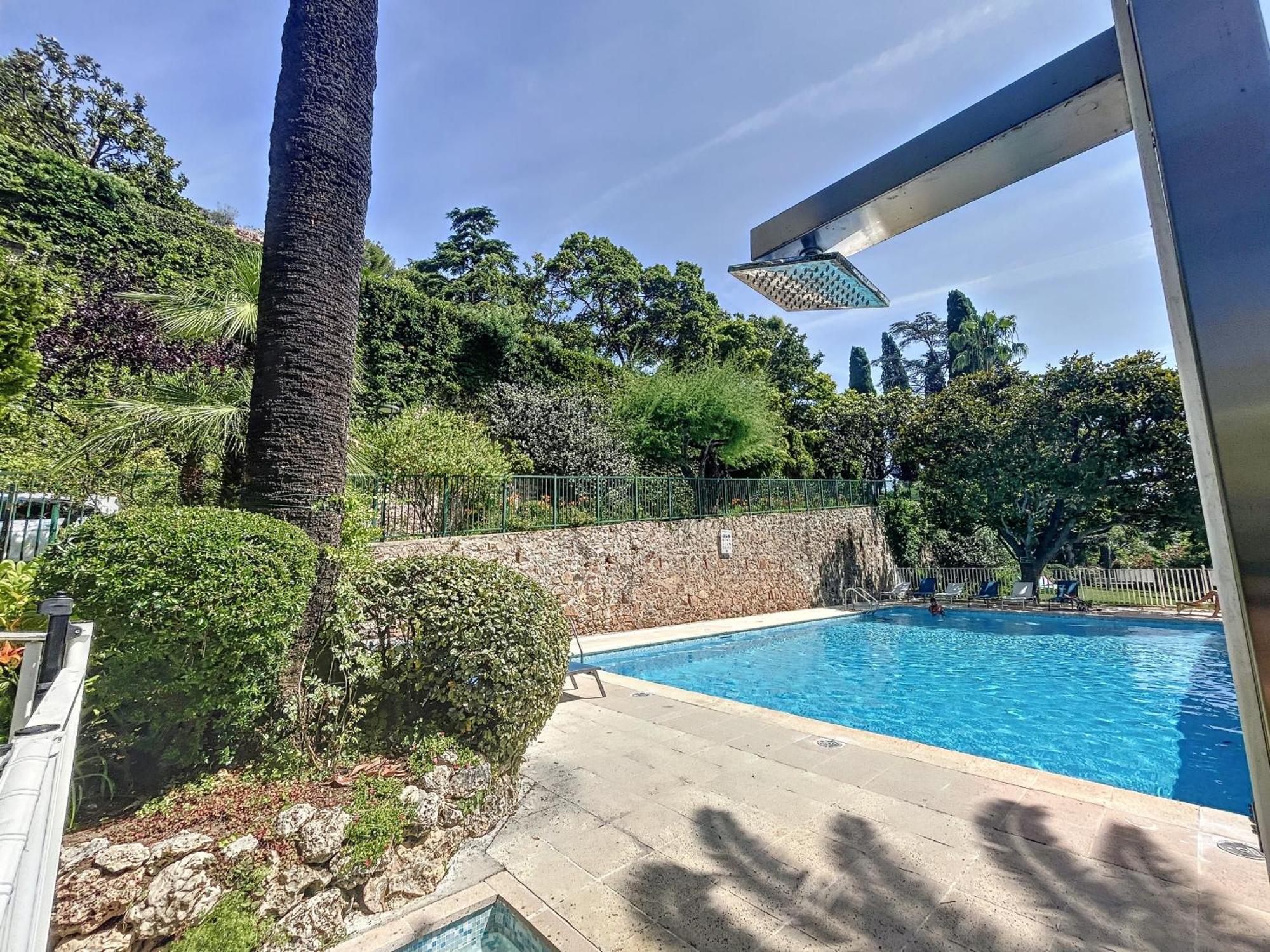 Superbe 3 Pieces Vue 323l Munar Cannes